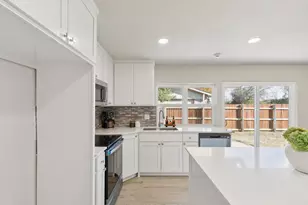 2902 Lancer Ln, Garland, TX 75044 - Photo 13