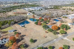 813 Westshore Dr, Saint Paul, TX 75098 - Photo 1