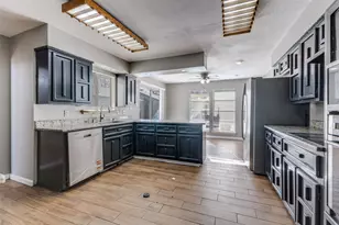 7001 Shannon Rd, Mesquite, TX 75181 - Photo 9