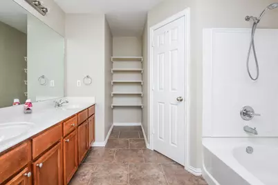 125 Currie Court, Crowley, TX 76036 - Photo 9