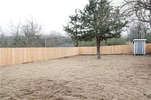 424 E Nelson St, Denison, TX 75021 - Photo 19