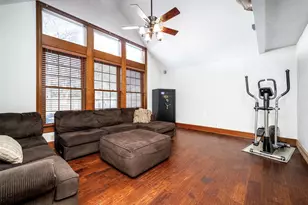 1030 N Meadow Ct, Lewisville, TX 75077 - Photo 11