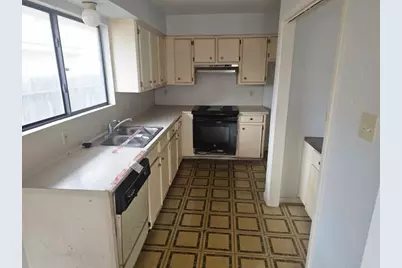 4961 Shadowbend Drive, Corpus Christi, TX 78413 - Photo 9