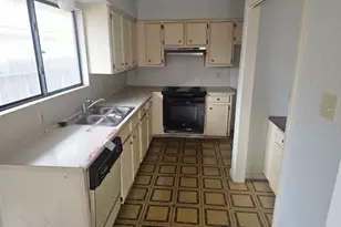 4961 Shadowbend Dr, Corpus Christi, TX 78413 - Photo 9