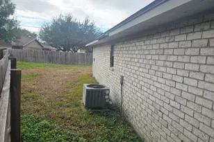 4961 Shadowbend Dr, Corpus Christi, TX 78413 - Photo 3