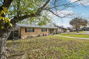 4628 Ridgemont Rd, Haltom City, TX 76117 - Photo 3