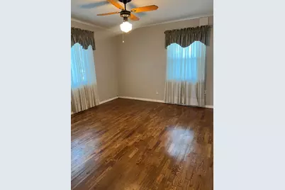 909 Rindie Street, Irving, TX 75060 - Photo 9