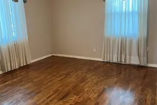 909 Rindie St, Irving, TX 75060 - Photo 9