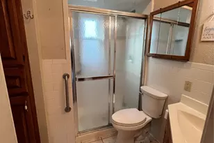 909 Rindie St, Irving, TX 75060 - Photo 11