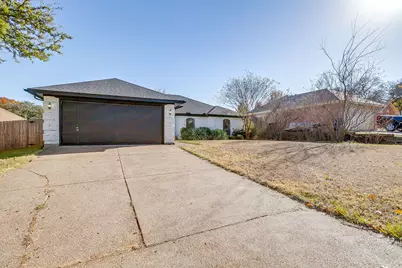 104 Sandlewood Lane, Burleson, TX 76028 - Photo 3