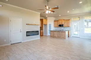 2718 Austin Dr, Granbury, TX 76048 - Photo 29