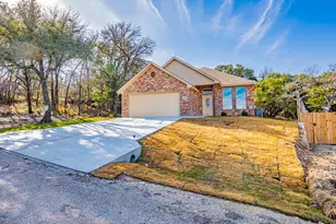 2718 Austin Dr, Granbury, TX 76048 - Photo 1