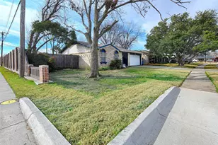 2512 Towerwood Dr, Carrollton, TX 75006 - Photo 3