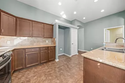 10445 Condor Loop, Waco, TX 76708 - Photo 9
