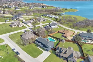 710 Meadow Lake Dr, Lakewood Village, TX 75068 - Photo 1