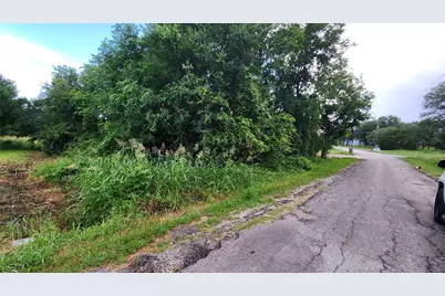 327 Capricorn Drive, Granbury, TX 76049 - Photo 7