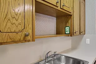 136 Bowie St, McGregor, TX 76657 - Photo 15