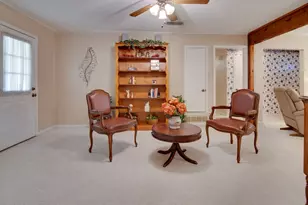 241 Hedgerow Ln, Lewisville, TX 75057 - Photo 9