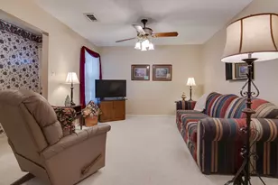 241 Hedgerow Ln, Lewisville, TX 75057 - Photo 5