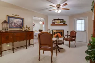 241 Hedgerow Ln, Lewisville, TX 75057 - Photo 7