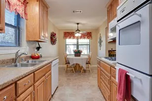 241 Hedgerow Ln, Lewisville, TX 75057 - Photo 13