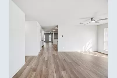 5601 Chimney Rock Drive, Arlington, TX 76017 - Photo 3