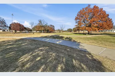 104 Clark Street, Whitesboro, TX 76273 - Photo 25