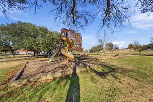 104 Clark St, Whitesboro, TX 76273 - Photo 27