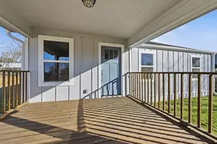 104 Clark St, Whitesboro, TX 76273 - Photo 15