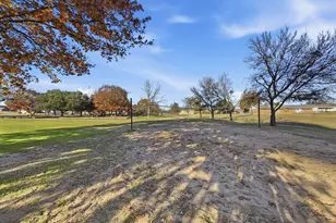 104 Clark St, Whitesboro, TX 76273 - Photo 29