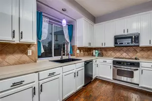 1215 Waterford Oaks Cir, Cedar Hill, TX 75104 - Photo 15