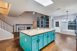 1215 Waterford Oaks Cir, Cedar Hill, TX 75104 - Photo 13