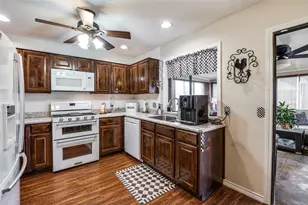 2907 Kimberly Dr, Grapevine, TX 76051 - Photo 13