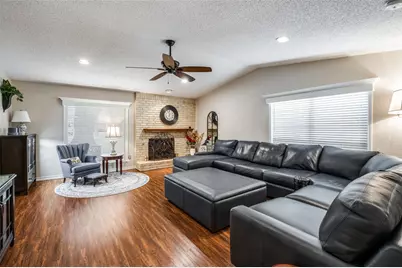 2907 Kimberly Drive, Grapevine, TX 76051 - Photo 3