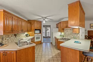 2707 Lincoln Dr, Arlington, TX 76006 - Photo 9