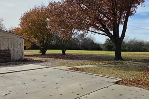 128 Est W Rd, Sherman, TX 75092 - Photo 25