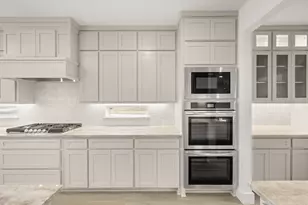 341 Loretta Ln, Burleson, TX 76028 - Photo 15