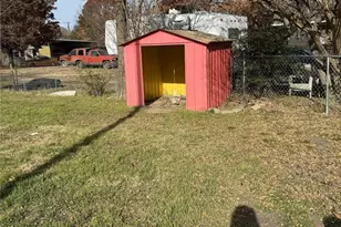 306 N Cleveland Ave, Sherman, TX 75090 - Photo 15