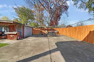 1215 Tarpley Ave, Dallas, TX 75211 - Photo 25