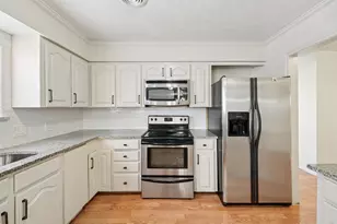 1215 Tarpley Ave, Dallas, TX 75211 - Photo 5