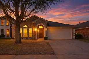 908 Churchhill Dr, Saginaw, TX 76131 - Photo 1