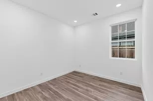 4614 Metropolitan Ave, Dallas, TX 75210 - Photo 9