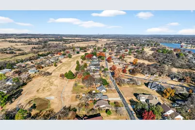 234 Navajo Trail W, Lake Kiowa, TX 76240 - Photo 33