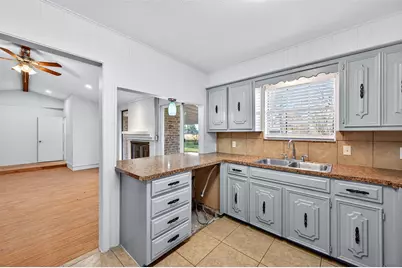 234 Navajo Trail W, Lake Kiowa, TX 76240 - Photo 21