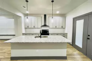 4717 Calmont Ave, Fort Worth, TX 76107 - Photo 3