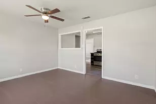 320 NE 31st St, Grand Prairie, TX 75050 - Photo 5