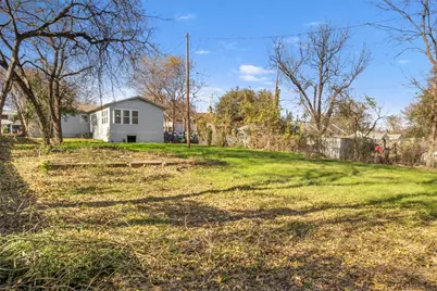 320 NE 31st Street, Grand Prairie, TX 75050 - Photo 23