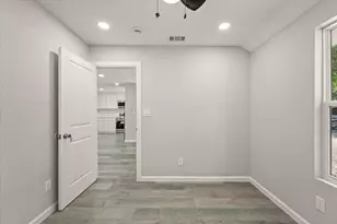 917 N Wood St, Denton, TX 76209 - Photo 17