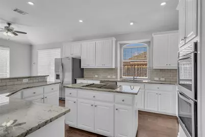 4300 Barnsley Drive, Plano, TX 75093 - Photo 3