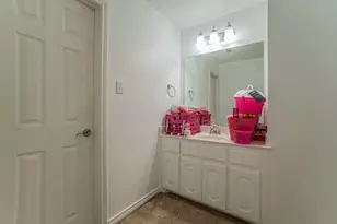 317 Crescent Creek Ln, Fort Worth, TX 76140 - Photo 31